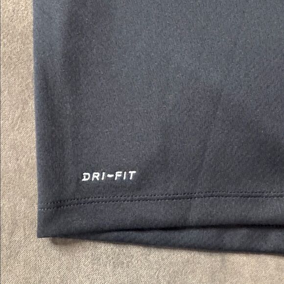 Nike Youth Unisex Black Long Sleeve Athletic Top Dri-Fit 1/4 Zip Size L NWT - Picture 7 of 8